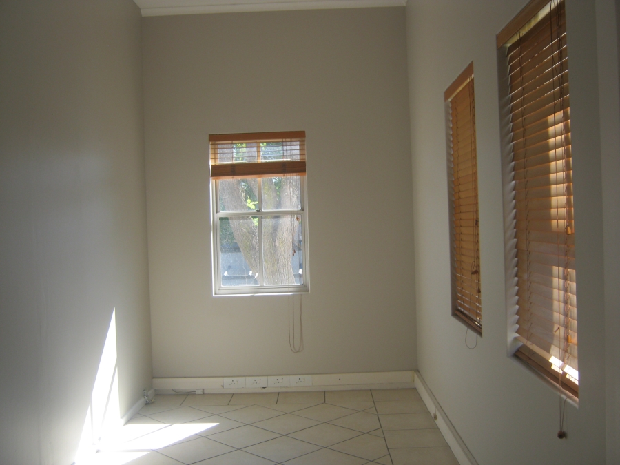 To Let commercial Property for Rent in Somerset West Western Cape